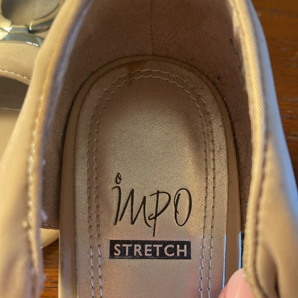 Impo stretch sandals. Nude color Size 9M. No marks or scuffs. - Picture 3 of 7